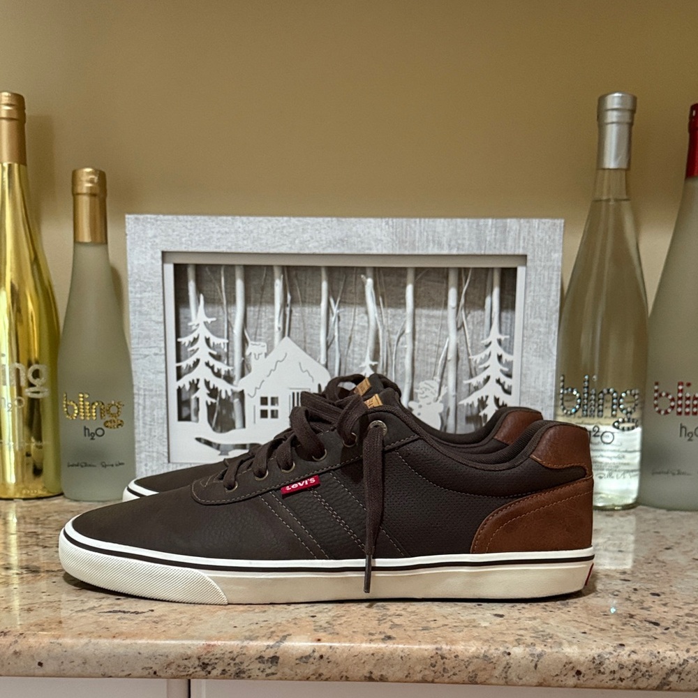 Levi's Men's Dark Brown and Tan Sneakers